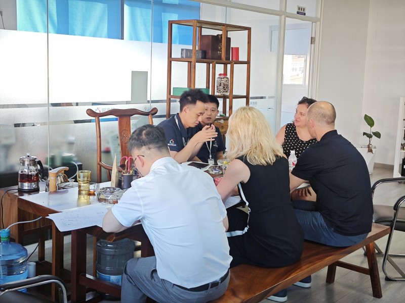 国外客户莅临我司考察，深化外贸交流与合作 图1